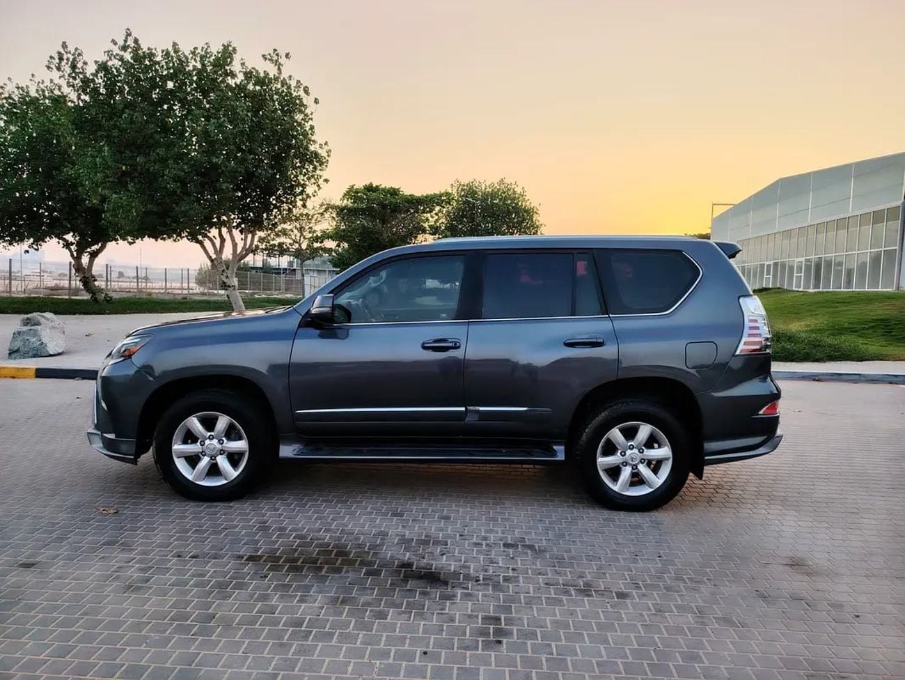 لكزس GX 460 GX 460 GCC Specs | Facelifted to Well Maintained Clean