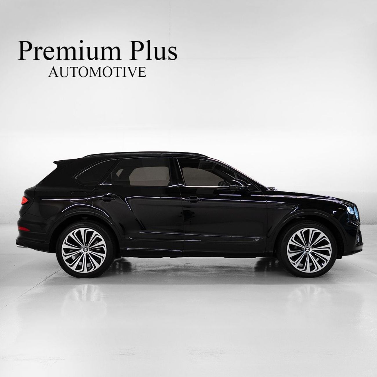 بنتلي بينتايجا Bentayga 4.0T 2021 Bentley Mulliner Blackline, Warranty, Full Bentley Service History, Fully Loaded,