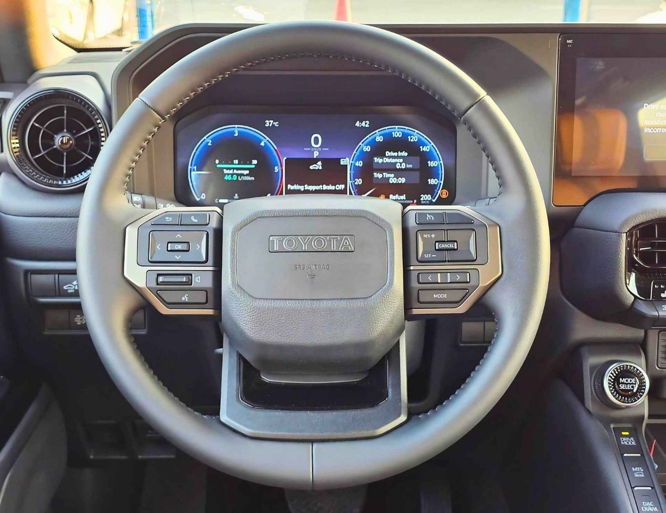 تويوتا برادو ADVENTURE WITH COMPRESSOR /2.8L V4 DIESEL/DRIVER POWER WITH LEATHER SEATS/AUTO A/C (CODE#P28ADV3B)