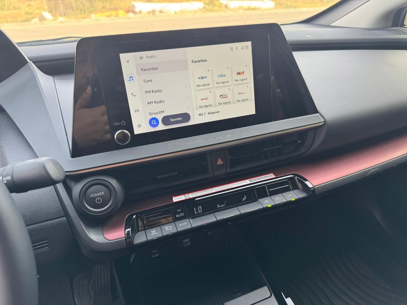 تويوتا برياس PLUG-IN HYBRID / 2.0L V4 /  1000KM RANGE / 72KM ON ELECTRIC ONLY/ RADAR / LINE ASSIST / BIG SCREEN