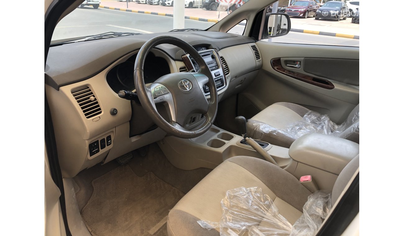 Toyota Innova 2013. Low mileage