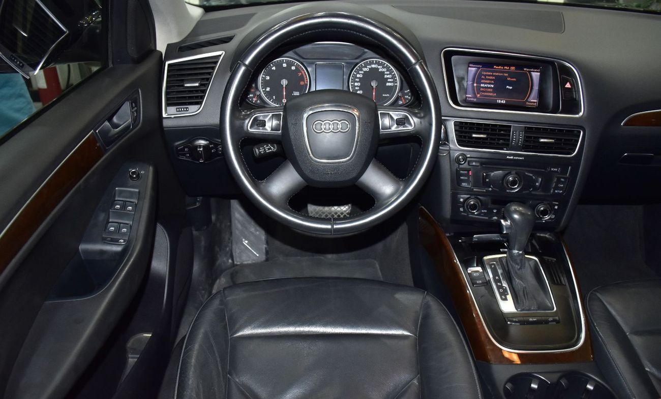 أودي Q5 EXCELLENT DEAL for our Audi Q5 ( 2012 Model ) in Black Color GCC Specs