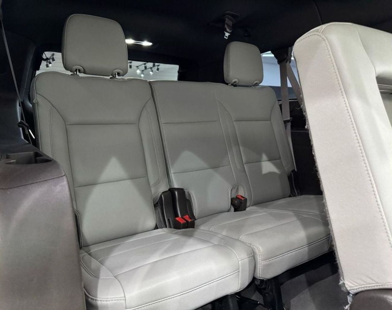 شيفروليه سوبيربان LT 5.3L 4WD 2023 Chevrolet Suburban LT, Nov 2025 Chevrolet Warranty, Low Kms, 8 Seater, GCC