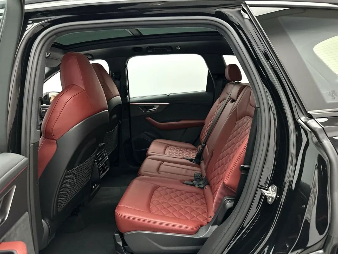 Audi SQ7 SUV TFSI 507hp (Ref# 14581)