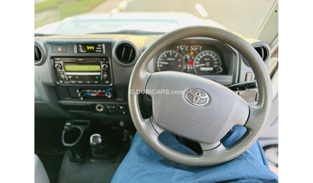 تويوتا لاند كروزر بيك آب