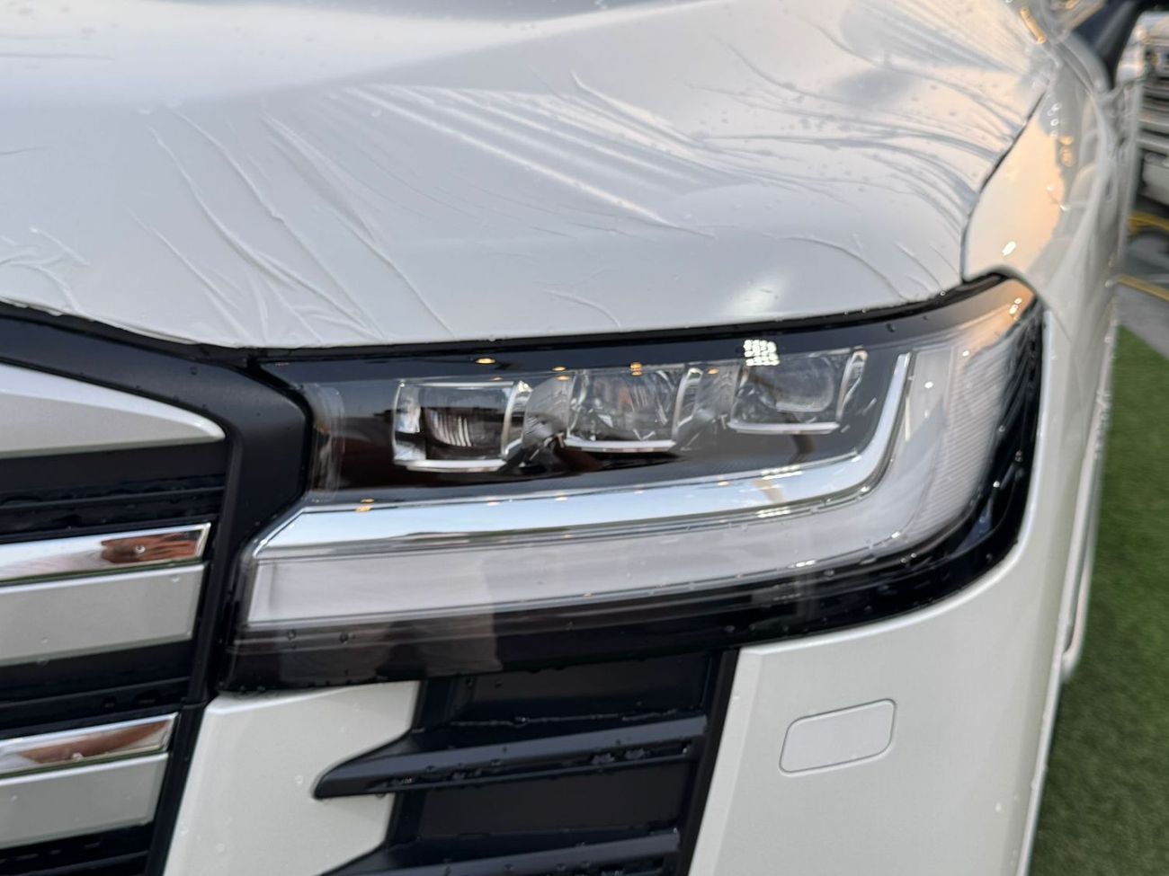 تويوتا لاند كروزر TOYOTA LANDCRUISER 300 VXR 3.5L PTR A/T F/O 2026 WHITE