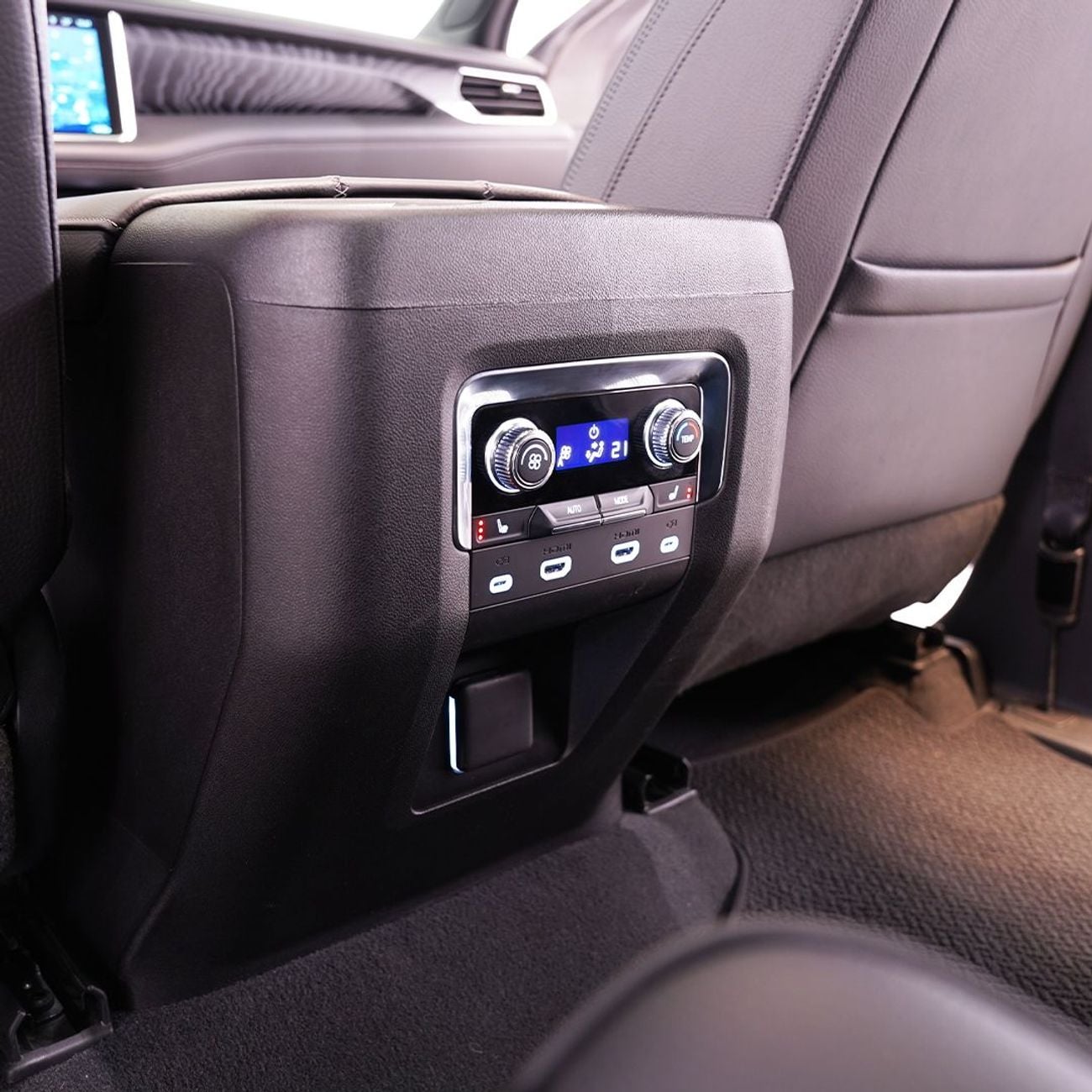 GMC Yukon 6.2 V8 Denali (AWD) 2023 GMC Black Edition, 2028 GMC Warranty + Service Pack, Captain Seats, 7 Seate