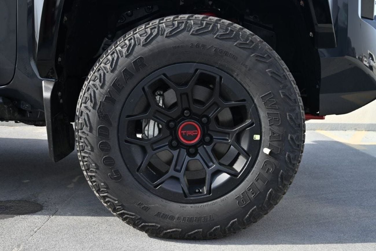 Toyota Tacoma HYBRID 2.4L A/T GRAY/RED