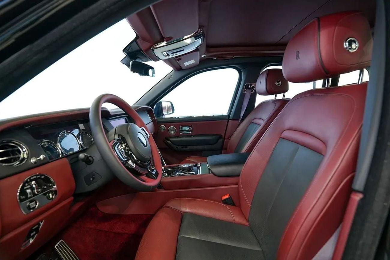 Rolls Royce Cullinan BLACK BADGE Std