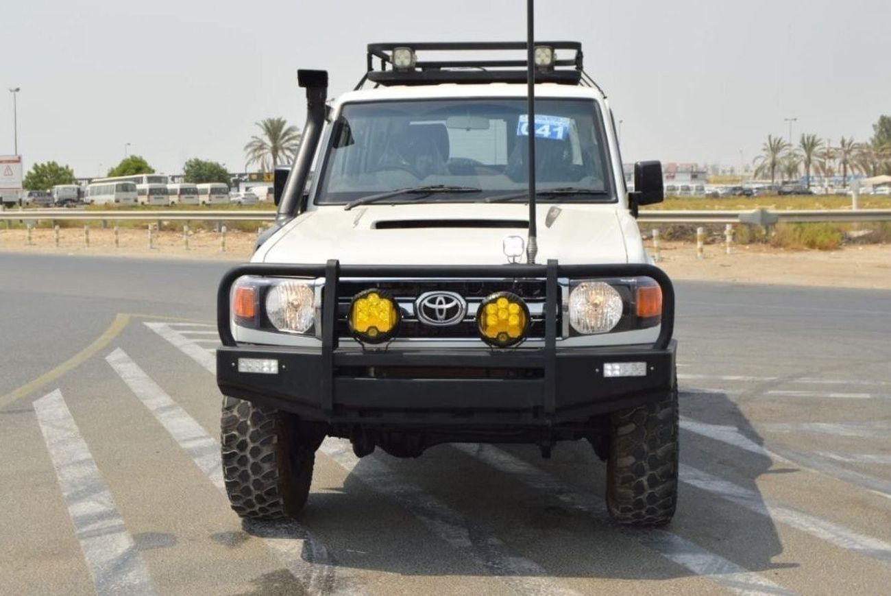Toyota Land Cruiser 70 Clean Car
