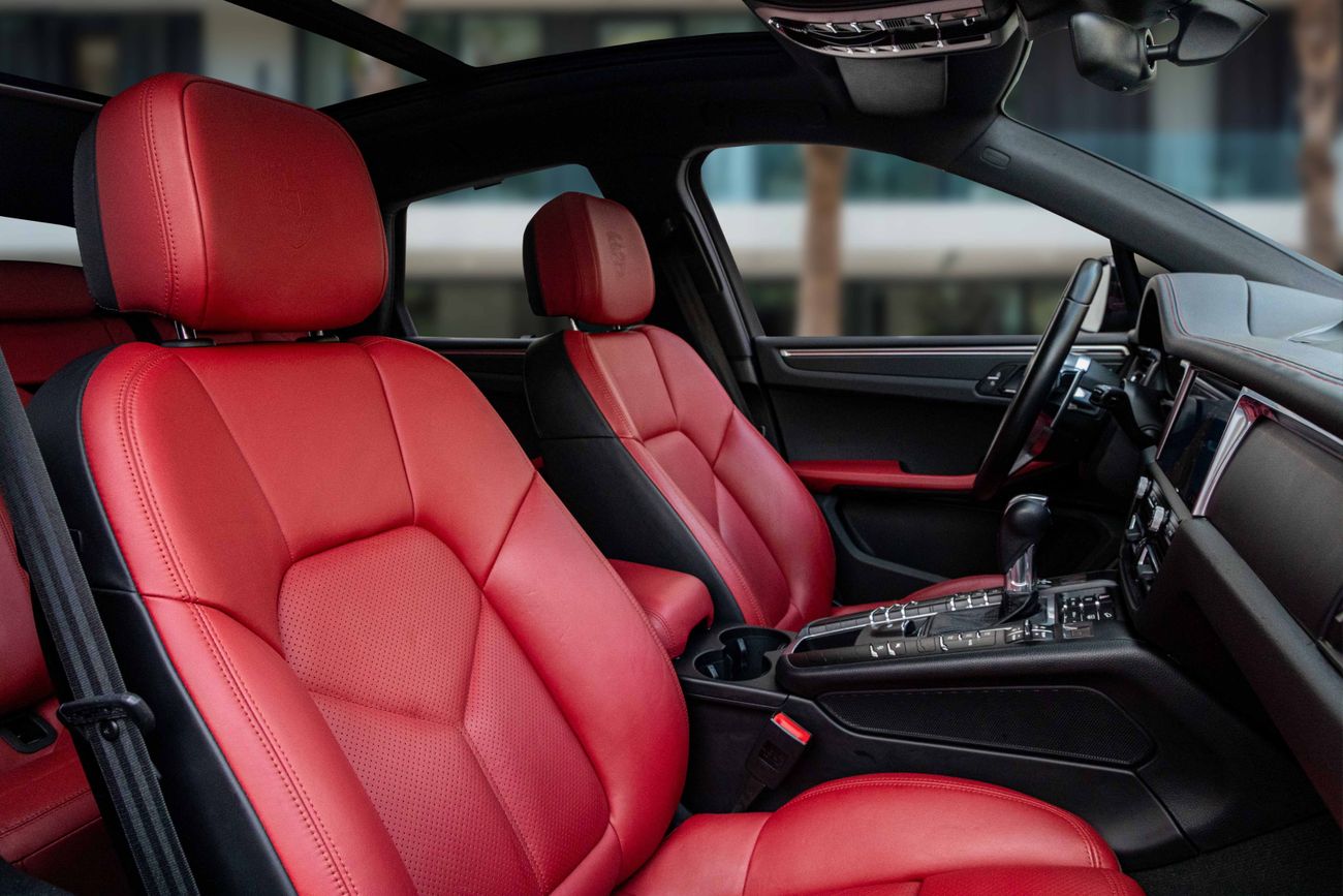 بورش ماكان 2,840 P.M | 0% Downpayment | Macan Standard | Porsche Service History! | Ramadan Offer!