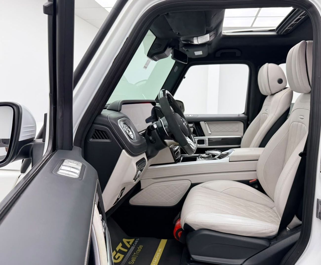 Mercedes Benz G63 AMG STANDARD 2023 Mercedes Benz G63 AMG G Manufaktur, 2028 Mercedes Warranty + Service Pack, Fully Loaded, GCC