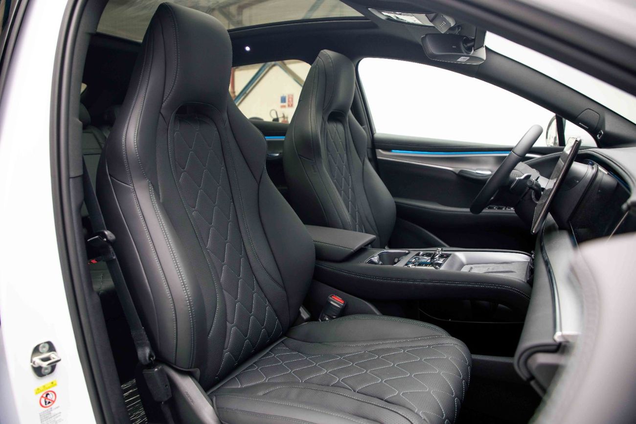 BYD Sealion 7 RWD Intelligent Driving - White Inside Black | Export Only