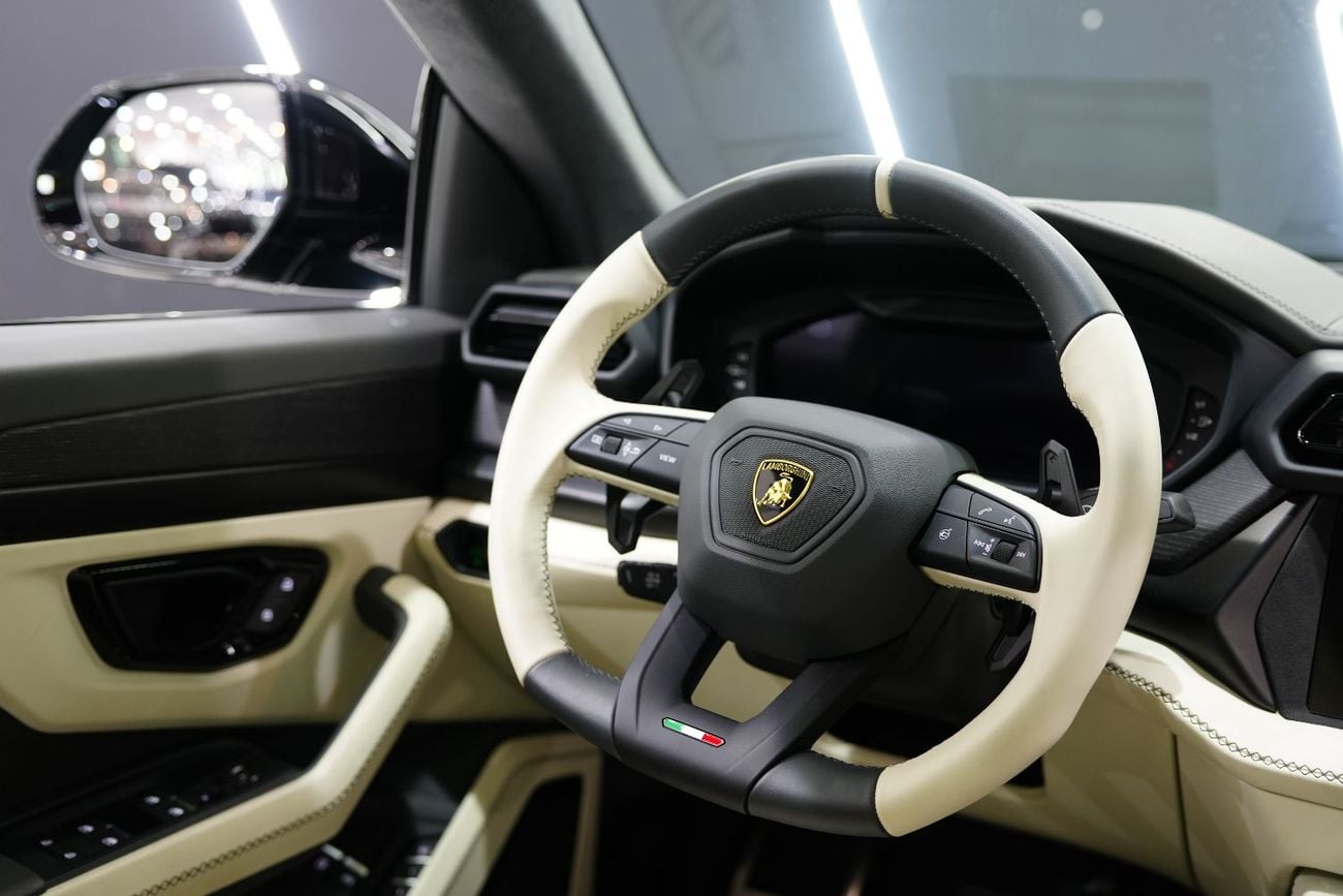 Lamborghini Urus SE, Panoramic Roof, Bang N Olufsen Audio, 800 HP Hybrid!!