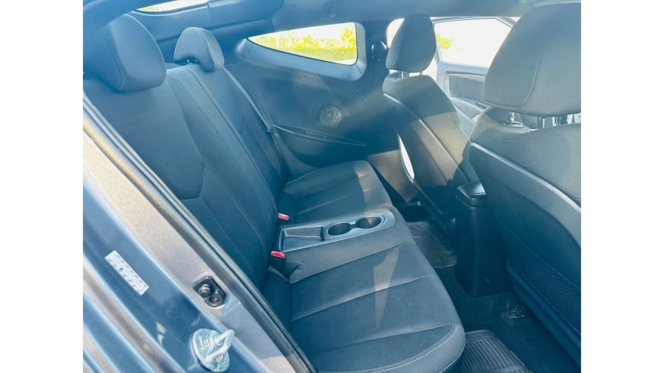 Hyundai Veloster Sport MODEL 2017 CAR PERFECT CONDITION INSIDE AND OUTSIDE