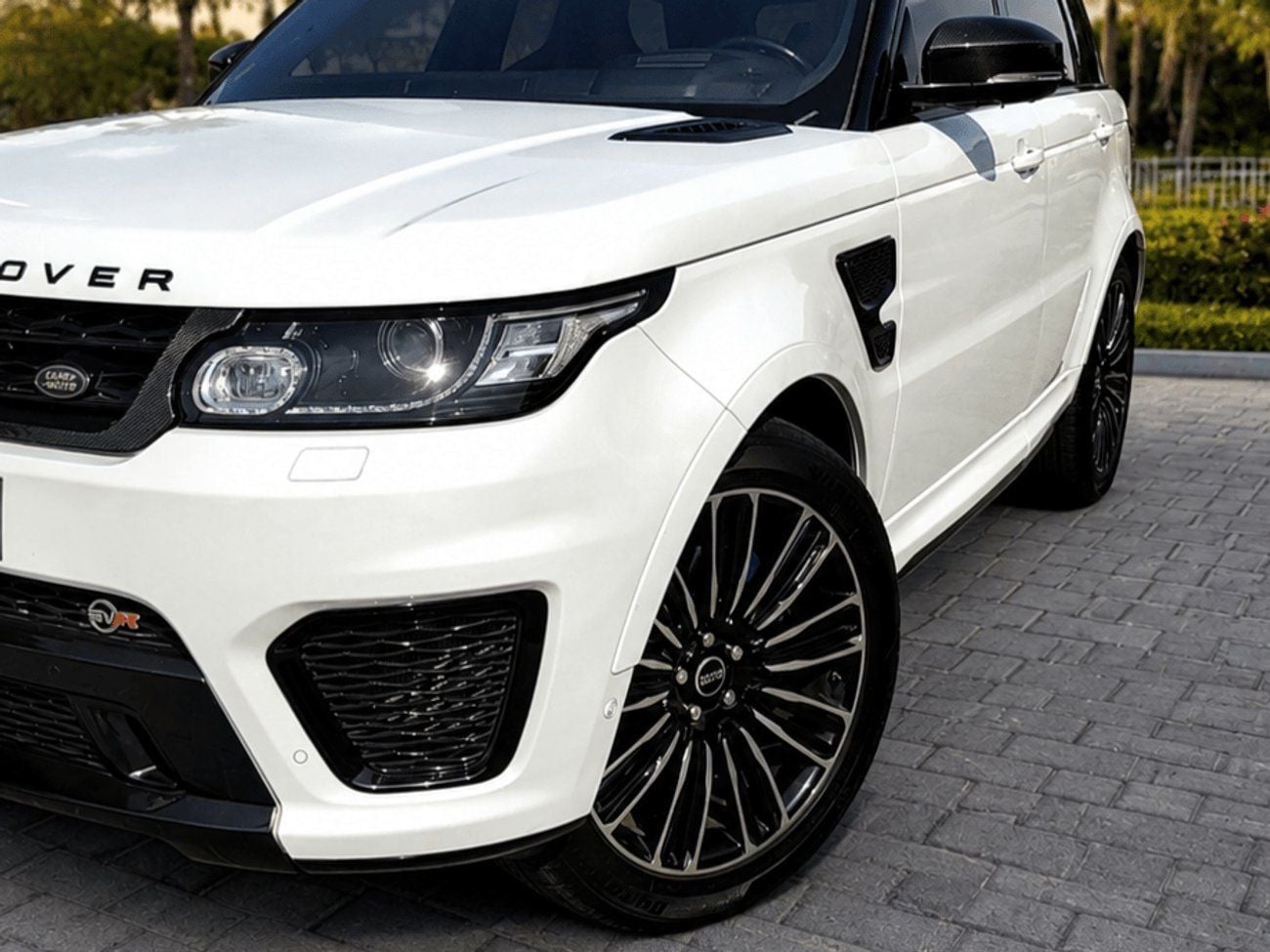 Land Rover Range Rover Sport SVR 5.0L (575 HP) AWD