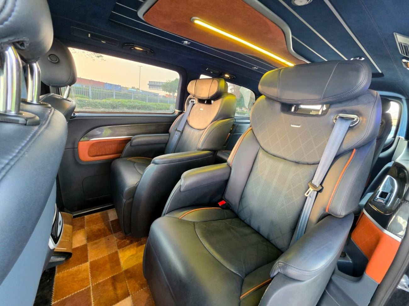 مرسيدس بنز V 250 2019 Mercedes-Benz V-Class V 250 GCC Specs