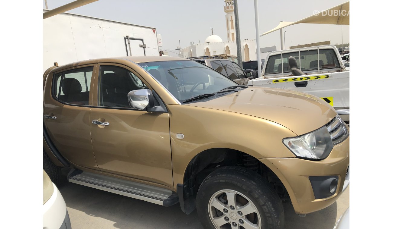 ميتسوبيشي L200 Mitsubishi L200 D/c Pick Up 4x4,model:2013. free of accident