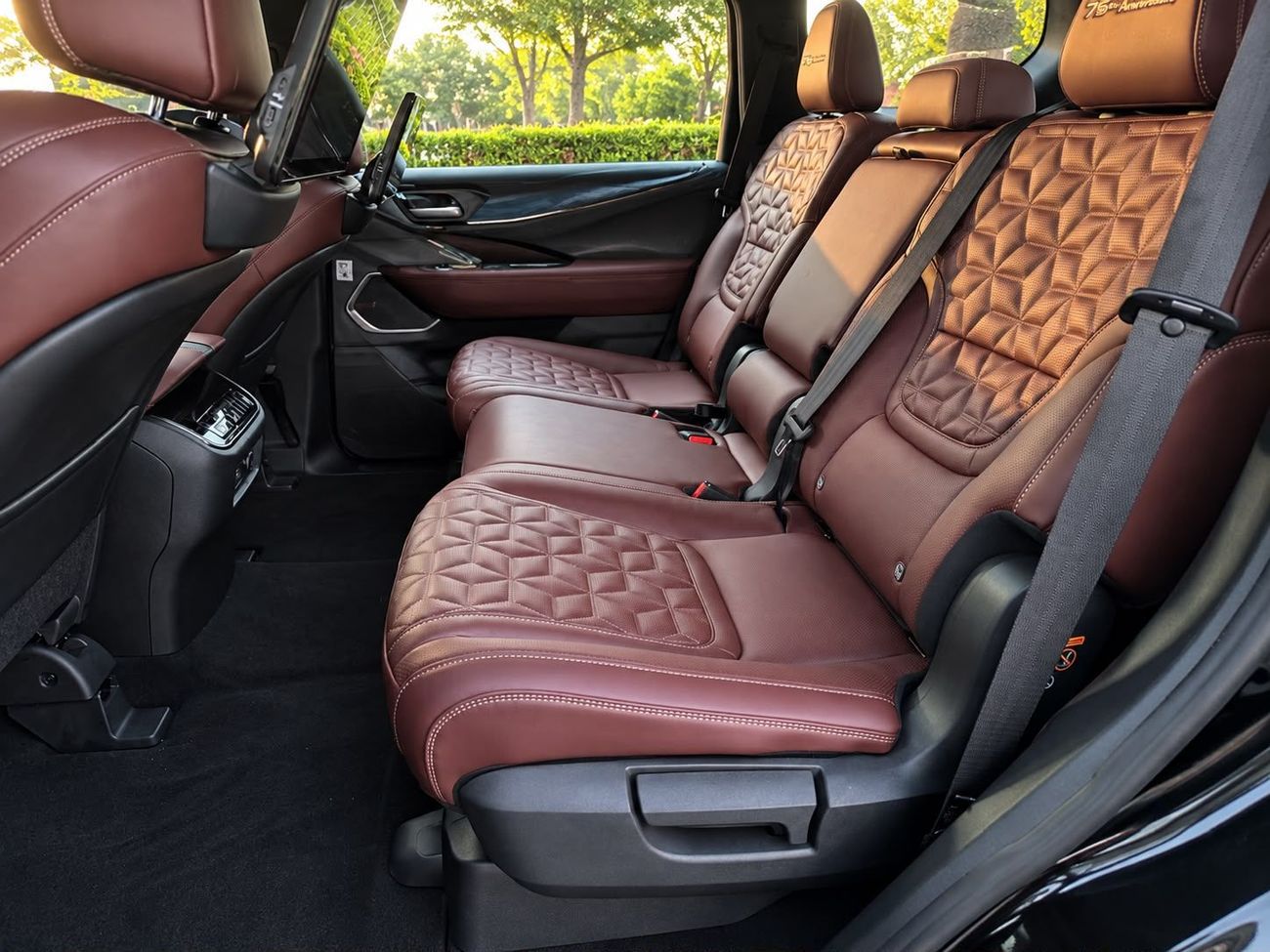 Nissan Patrol LE PLATINUM 75TH ANNIVERSARY NISSAN PATROL 75th anniversary 2027