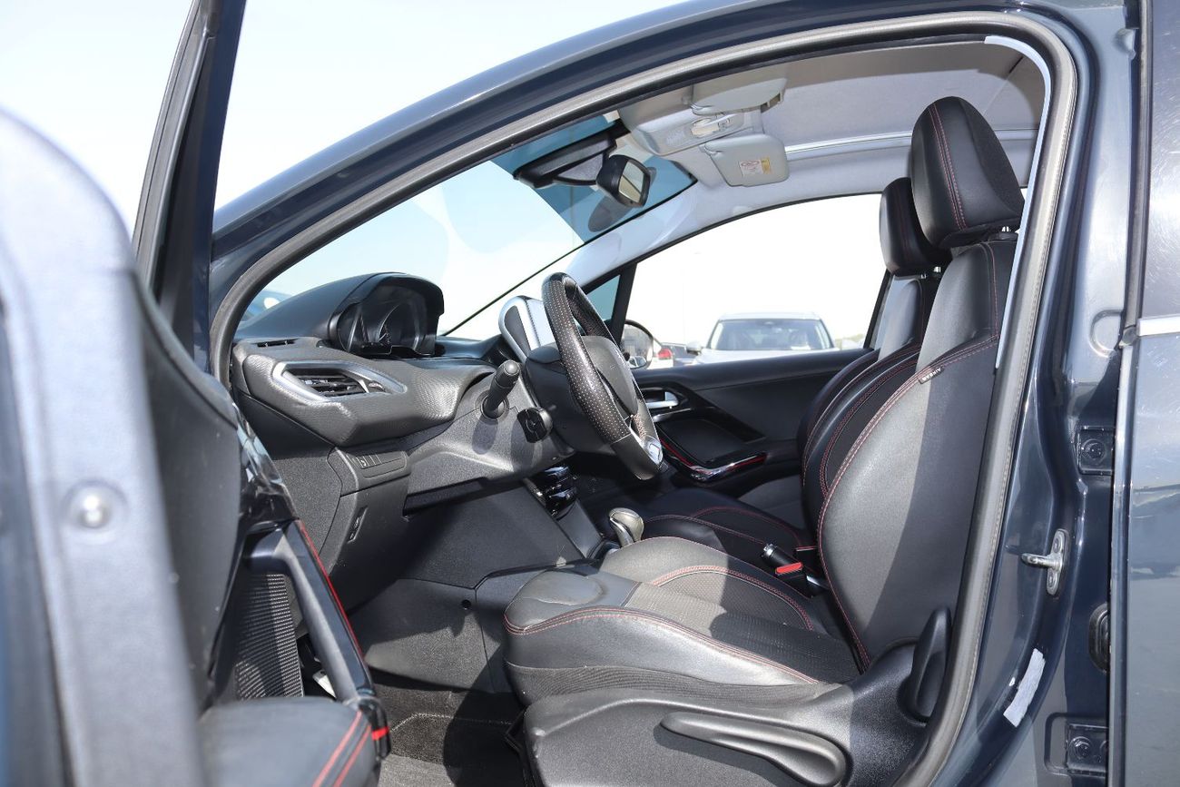 بيجو 308 بيجو 208 - موديل 2018 - خليجى  - بدون حوادث - محرك 1.6 - GT LINE - بحاله ممتازة