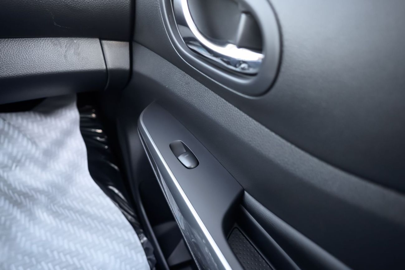 Nissan Navara LE Petrol 2.5L 4x4 M/T DC Plus MY2025 / Incomparable Prices / Book Now