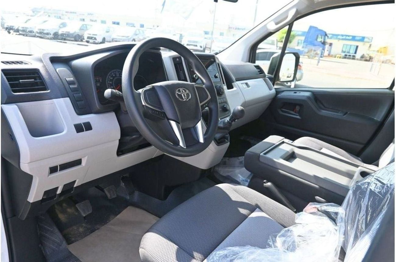 تويوتا هاياس HIACE 2025 3.5L VAN PETROL MANUAL TRANSMISSION