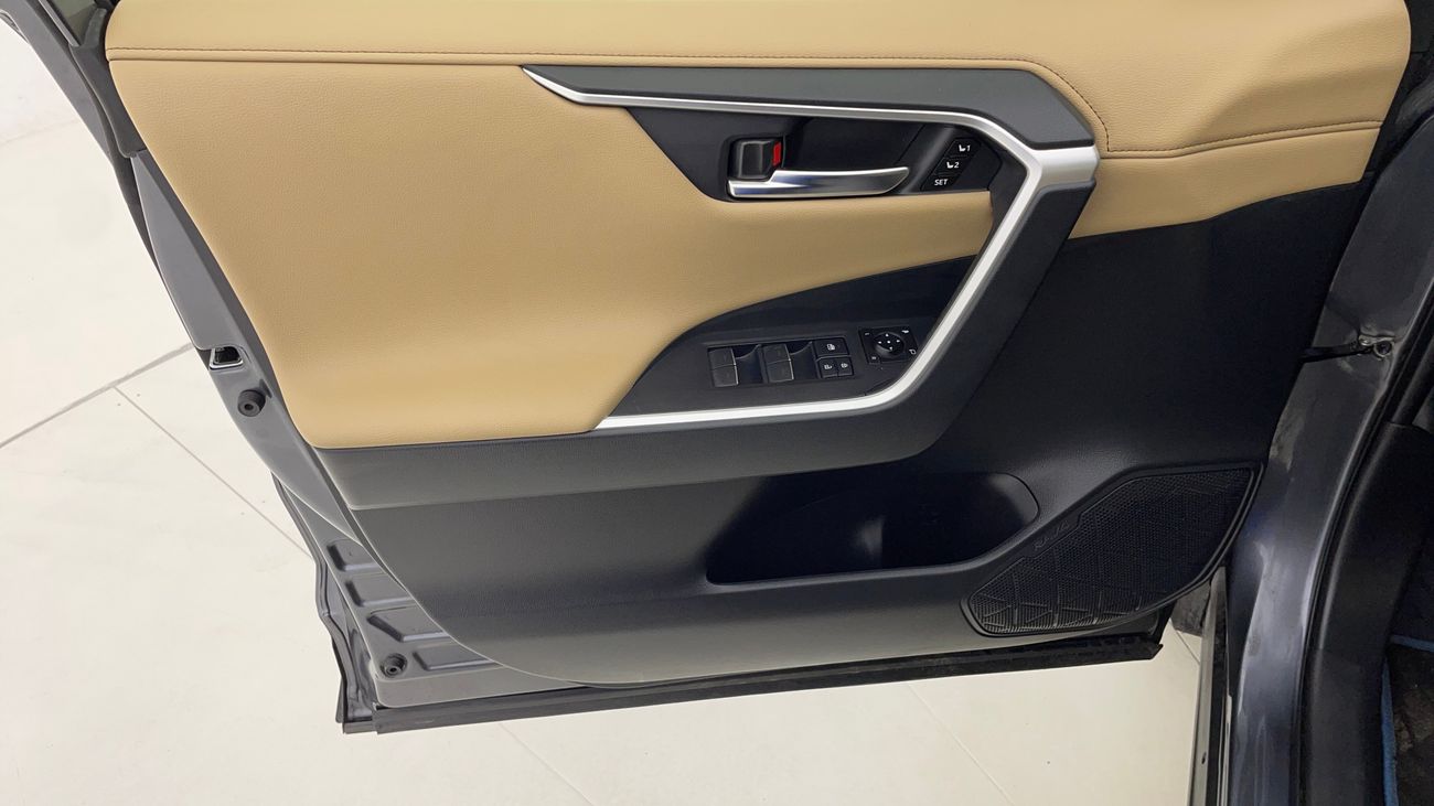 Toyota RAV4 VX HEV 2.5 | Zero Down Payment | Free Home Test Drive