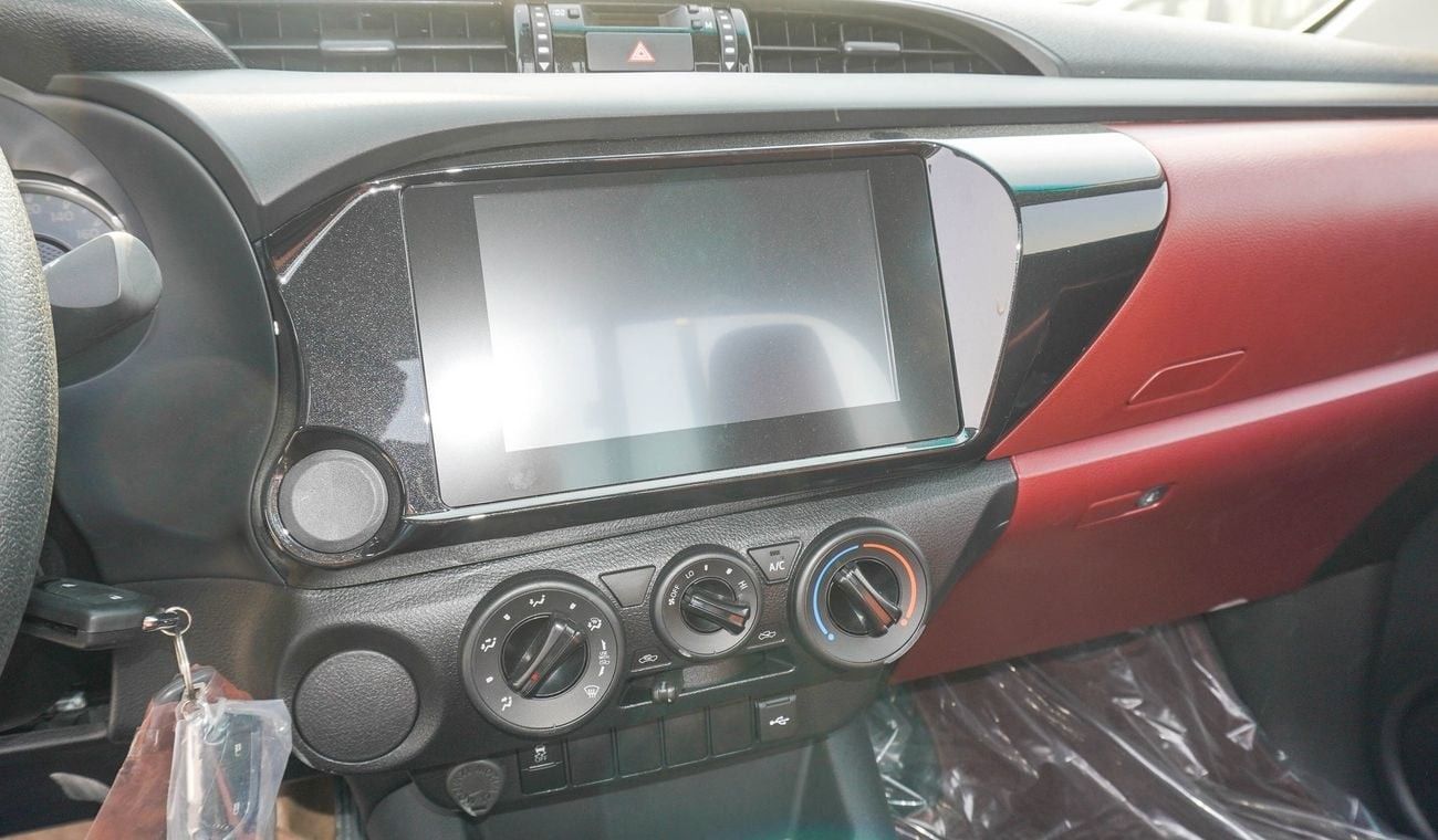 Toyota Hilux 2.7L  M/T 2WD