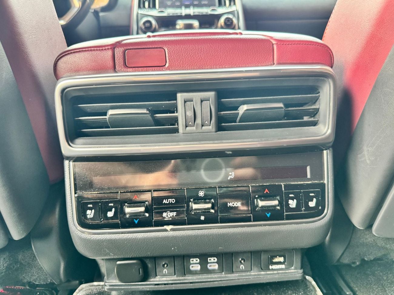 Lexus LX600 SIGNATURE