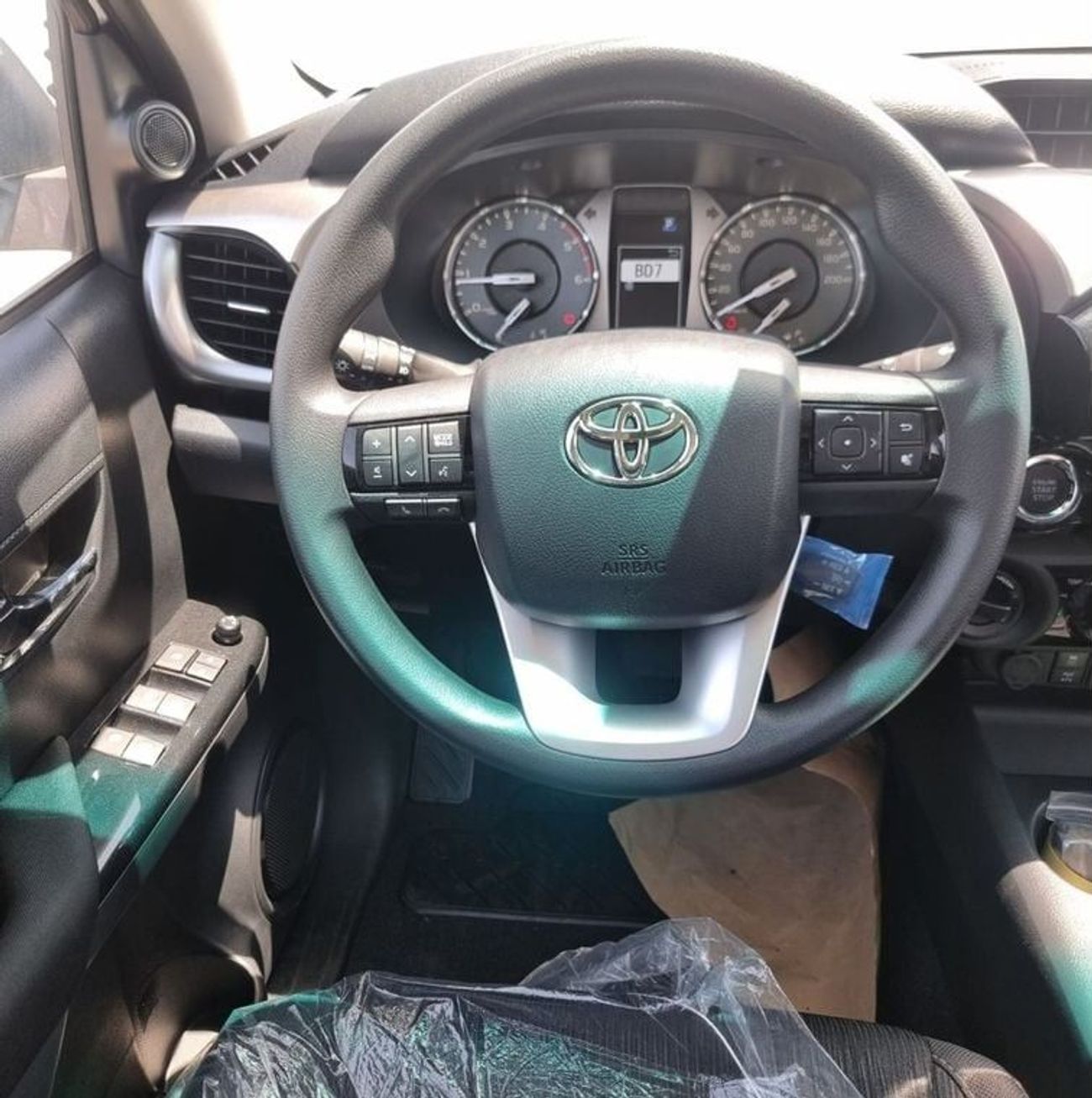 Toyota Hilux TOYOTA HILUX 2.4 DSL AUTOMATIC WITH PUSH START 2025 MODEL