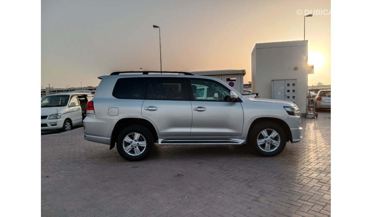 تويوتا لاند كروزر TOYOTA LAND CRUISER RIGHT HAND DRIVE (PM1424)