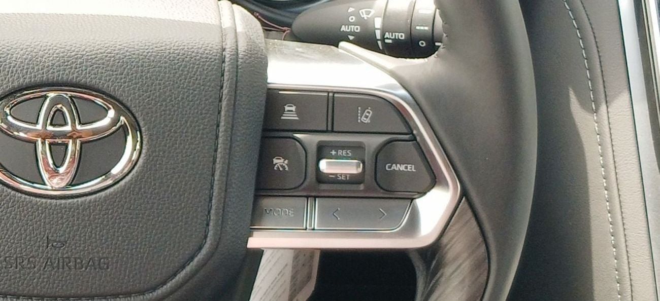 تويوتا لاند كروزر Toyota Land Cruiser 300 VXR 3.5L Petrol TT 2024YM