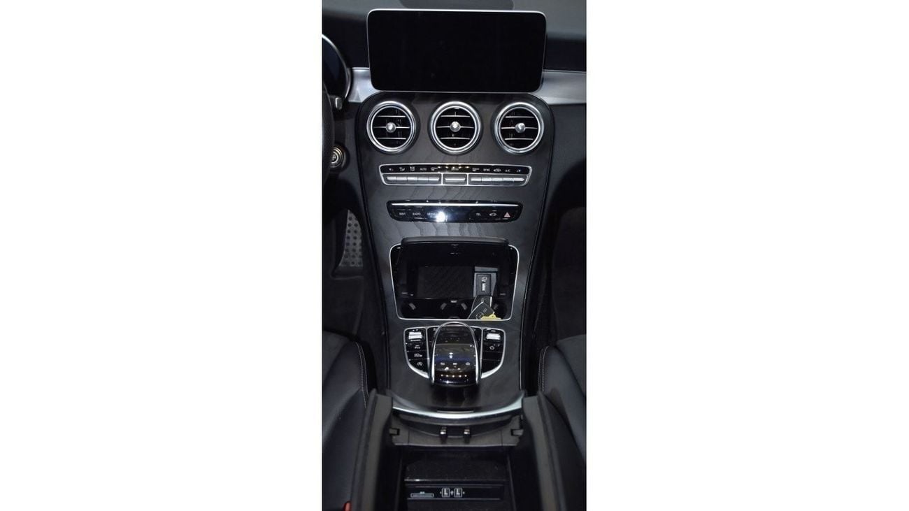 Mercedes-Benz C 180 EXCELLENT DEAL for our Mercedes Benz C180 1.6L ( 2019 Model ) in Grey Color German Specs