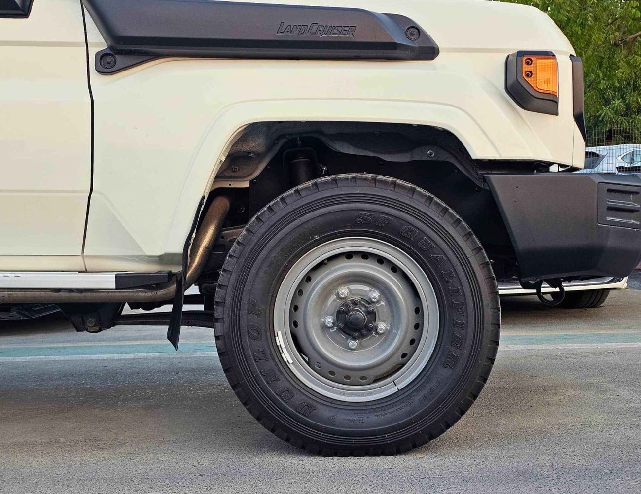 Toyota Land Cruiser Pick Up LC79 / DOUBLE CABIN / LEATHER SEATS / 4.2L V6 DIESEL M/T /4WD (CODE# LCPDD6A)