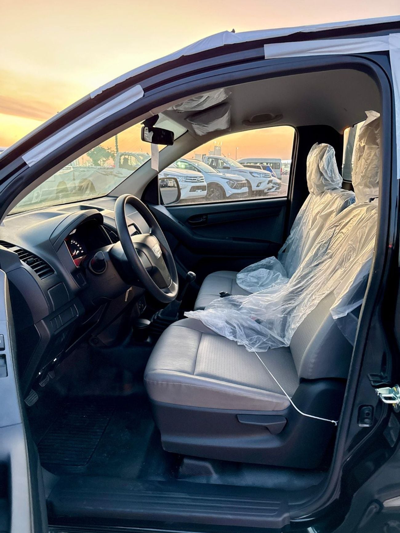 Isuzu DMax ISUZZ -D-MAX - SiNGLE CAB - 4x2 - 2.5L - DiESEL - BLACK