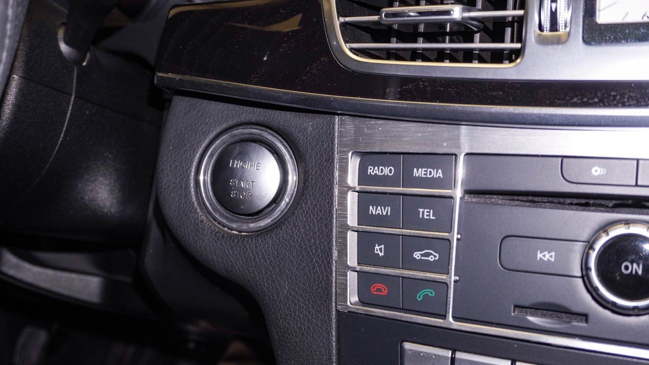 Mercedes-Benz E300 E300