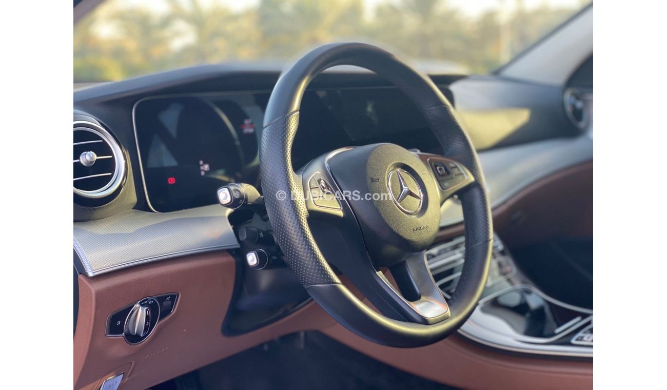 مرسيدس بنز E200 AMG مرسيدس بنز E200 موديل 2018 ضمان سنتين كيلو متر مفتوح