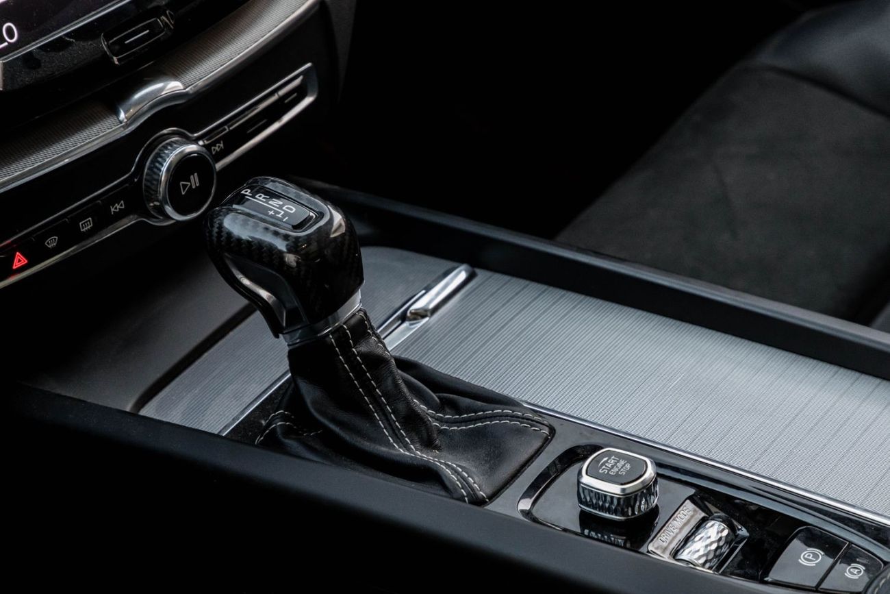 Volvo XC60 R-DESIGN | 1,958 P.M | 0% Downpayment |