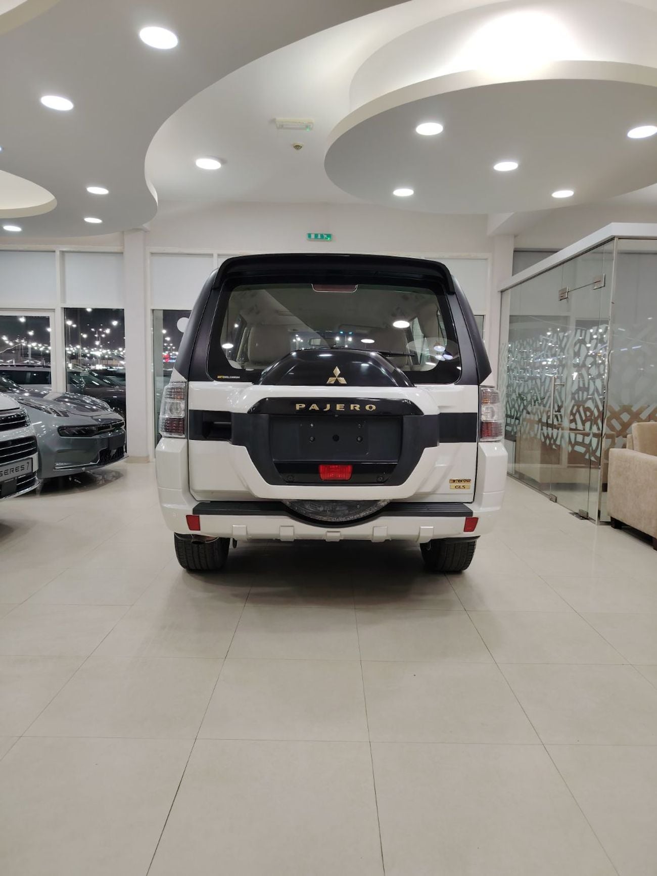 Mitsubishi Pajero GLS H/L PLATINUM PLUS