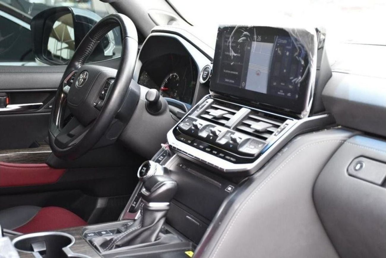 تويوتا لاند كروزر 3.5L VXR TWIN TURBO, LEATHER SEATS, MEMORY SEATS, SUNROOF, GCC SPECS, FOR UAE AND EXPORT, MODEL 2024