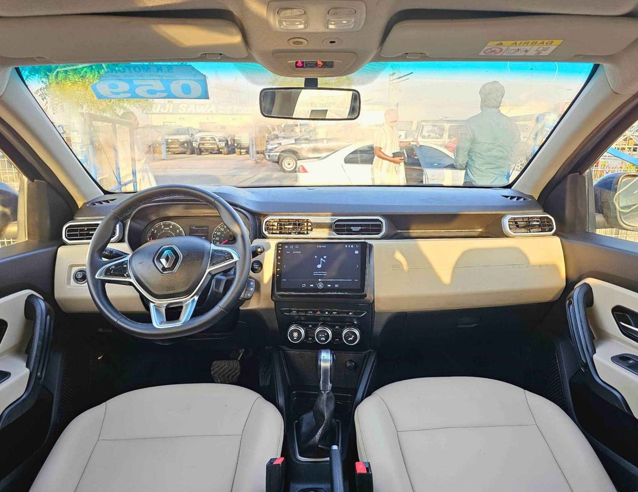 Renault Duster 2.0L 16" ALLOY RIMS / PUSH START / PARKING SENSOR / 4WD CODE#69077