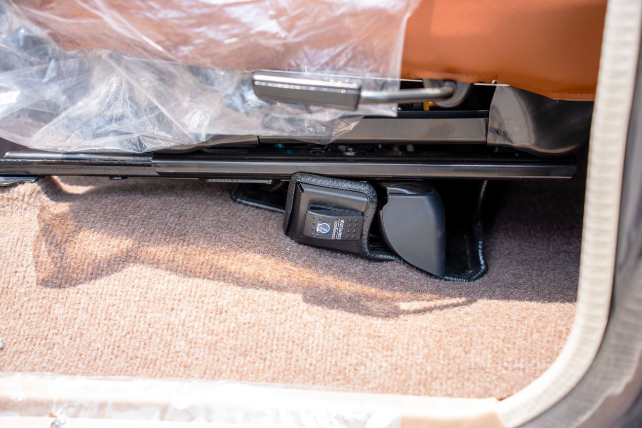 تويوتا لاند كروزر 70 LX 2.8L Diesel 3 Doors 2025