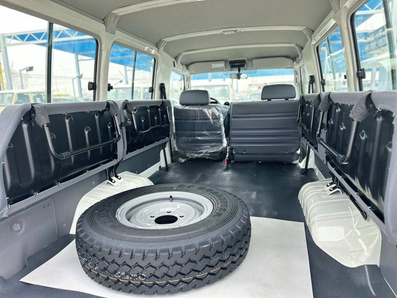 Toyota Land Cruiser LC78 4.2L DSL M/T // STD Option With Power Windows , Center Lock // Special Offer // By Formula Auto