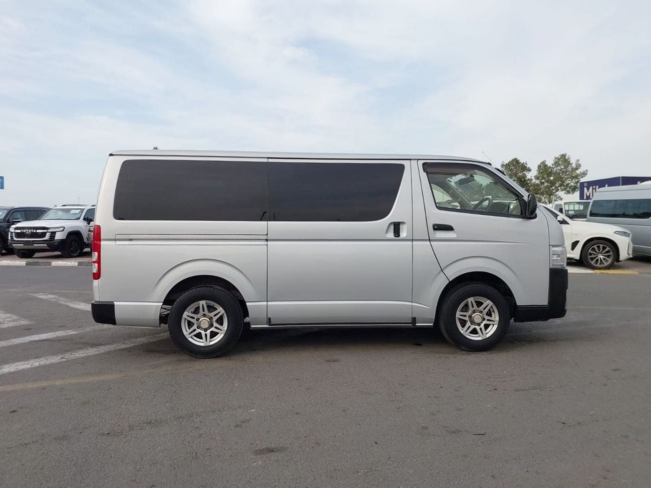 Toyota Hiace (RAMADAN OFFER) TOYOTA HIACE VAN RHD 2014 MODEL 3.0 L DIESEL AUTOMATIC(PM14281)