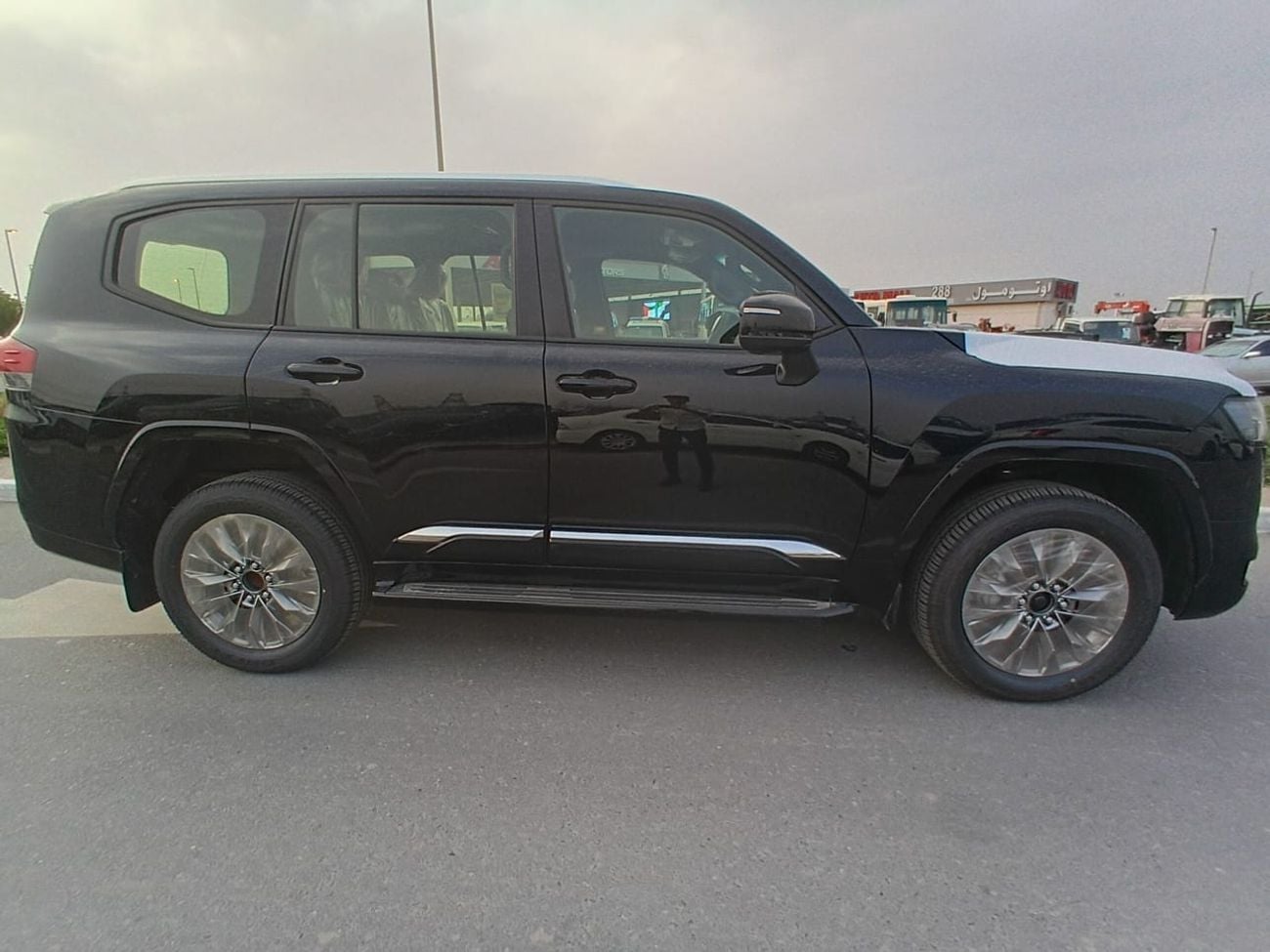 Toyota Land Cruiser 2026 Toyota Land Cruiser LC300 GXR Mid 7-Seater (With Sunroof) 3.5L V6 Twin Turbo Petrol A/T 4WD Exp