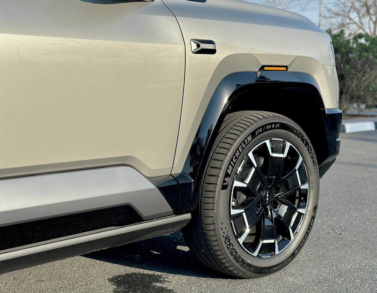 بي واي دي ليوبارد 8 8 FLAGSHIP