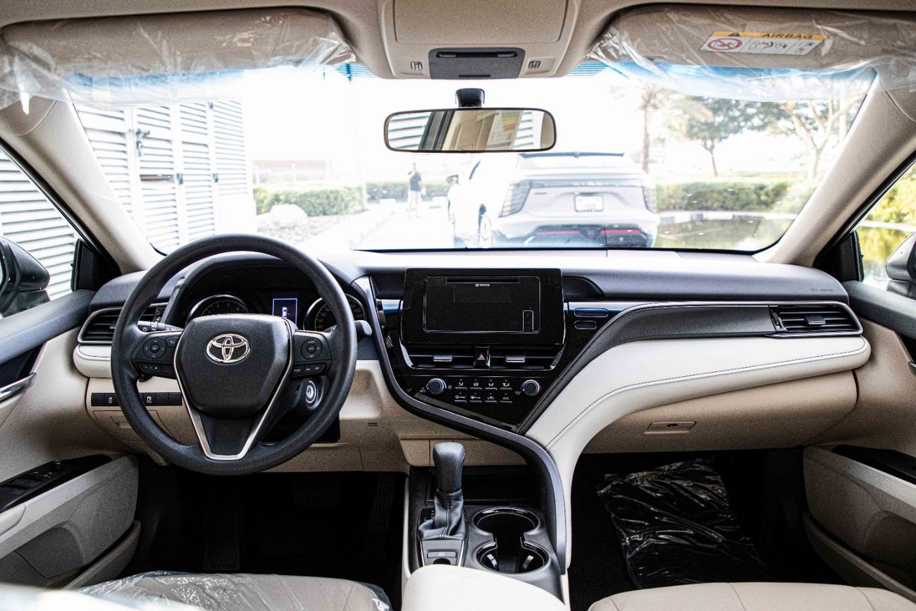 Toyota Camry 2023 Toyota Camry 2.5 LE - Precious Metal inside Beige