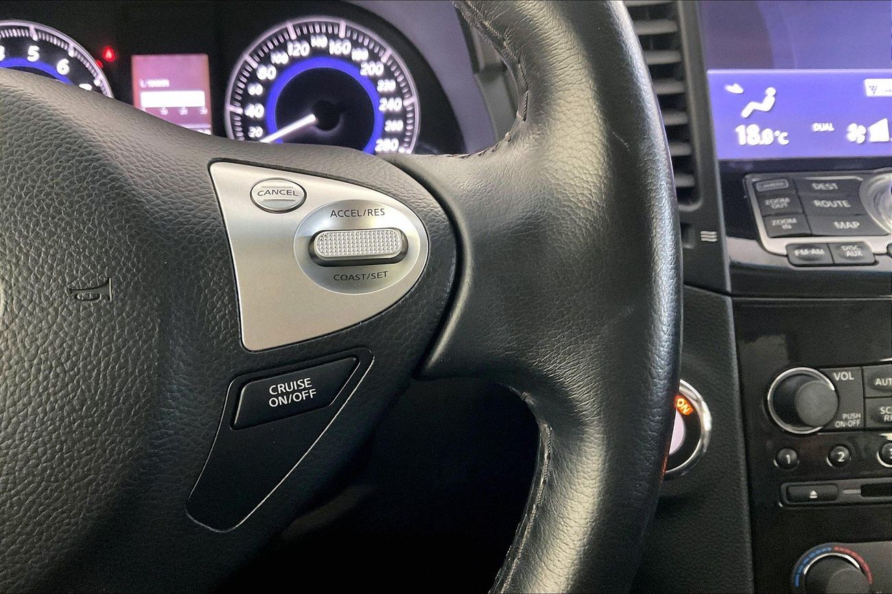 إنفينيتي QX70 Luxury / Luxe Sensory | شامل الضمان | 0 ﺪﻔﻋﺓ ﺃﻮﻟﻯ