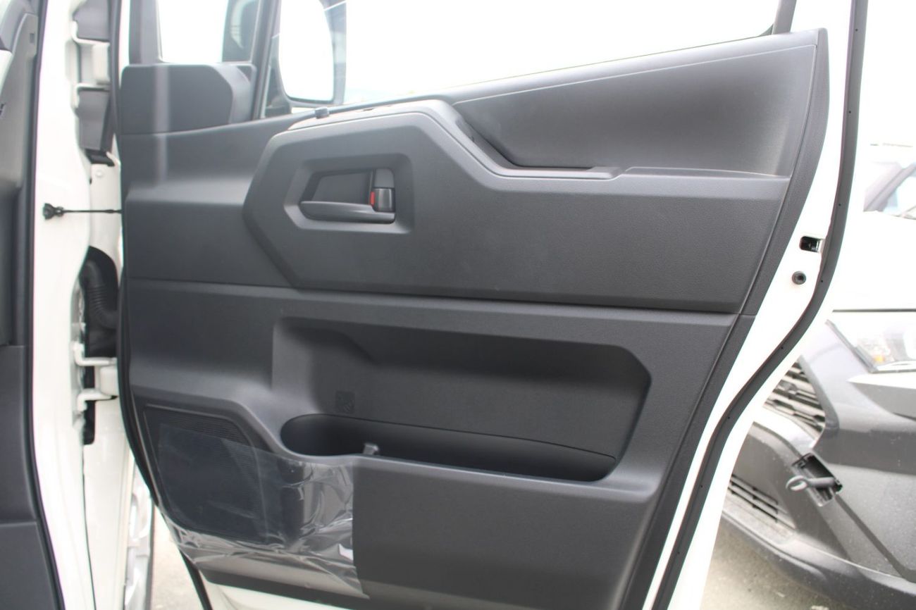 تويوتا هاياس TOYOTA HIACE 2.8L DIESEL 15 SEATER HIGH ROOF COMMUTER AUTO