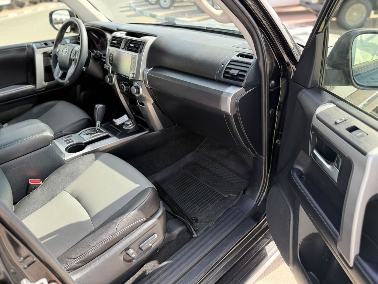 Toyota 4Runner  2022 Toyota 4Runner Full Option+ 4.0L V6 - AWD 4x4 With Radar & Push Start - Sunroof
